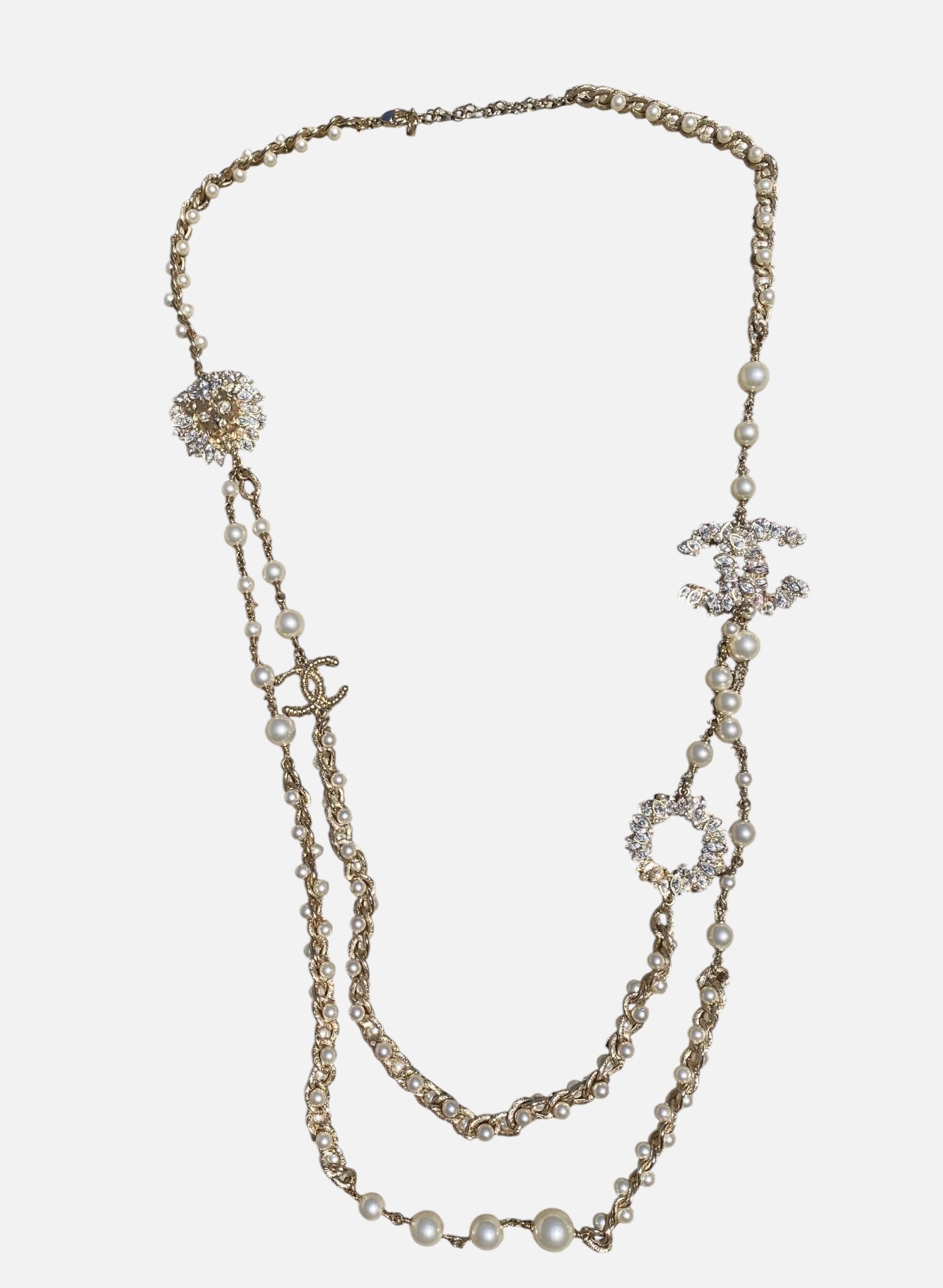 Chanel Pearl & Strass CC Camélia Station Necklace